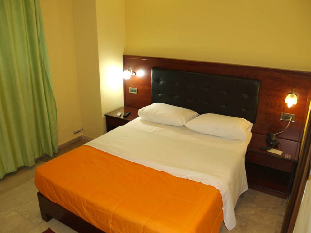 Hotel Filoxenia Ханя Екстериор снимка