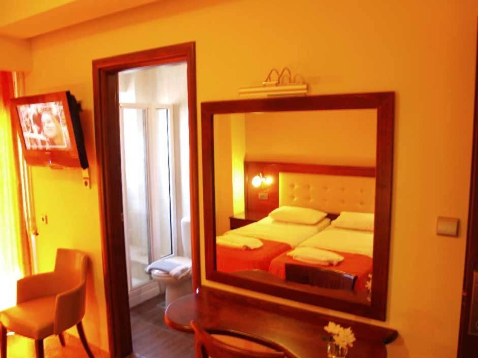 Hotel Filoxenia Ханя Стая снимка