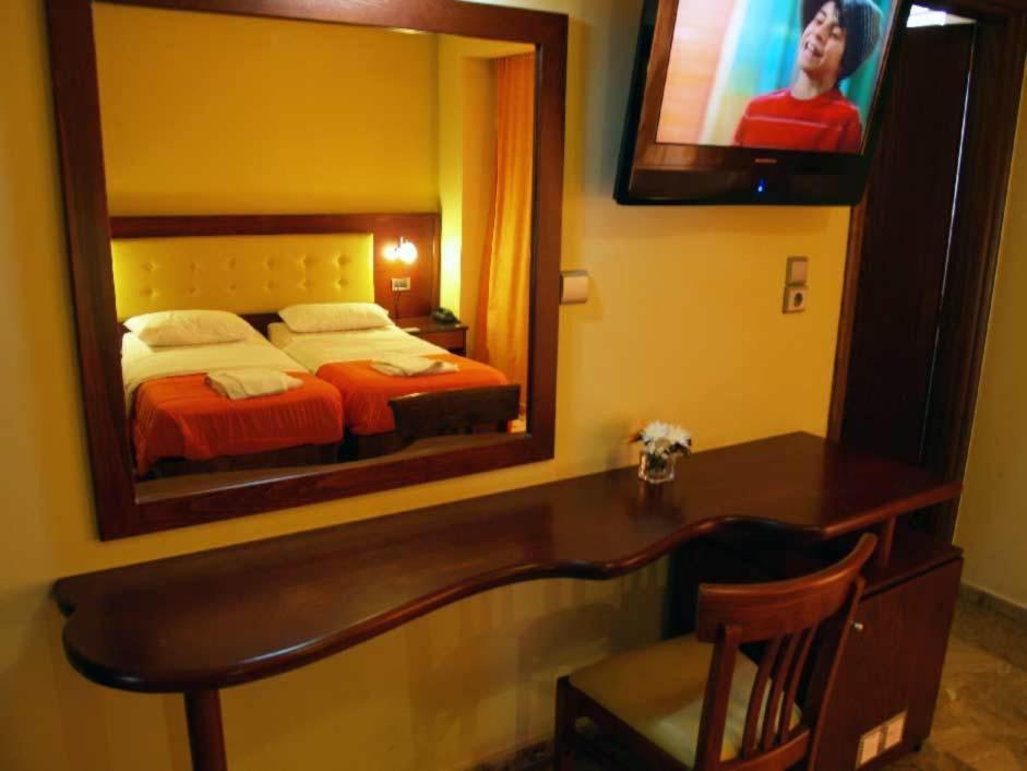 Hotel Filoxenia Ханя Стая снимка